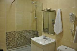 Отель Отель Неаполь Баку Двухместный номер с 2 отдельными кроватями-1